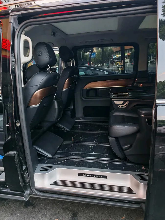 2022 Mercedes-Benz V Class 2.0T 211HP L4 9AT,autocango,china used car exporter,china ev exporter,chinese used car exporter,chinese used ev exporter