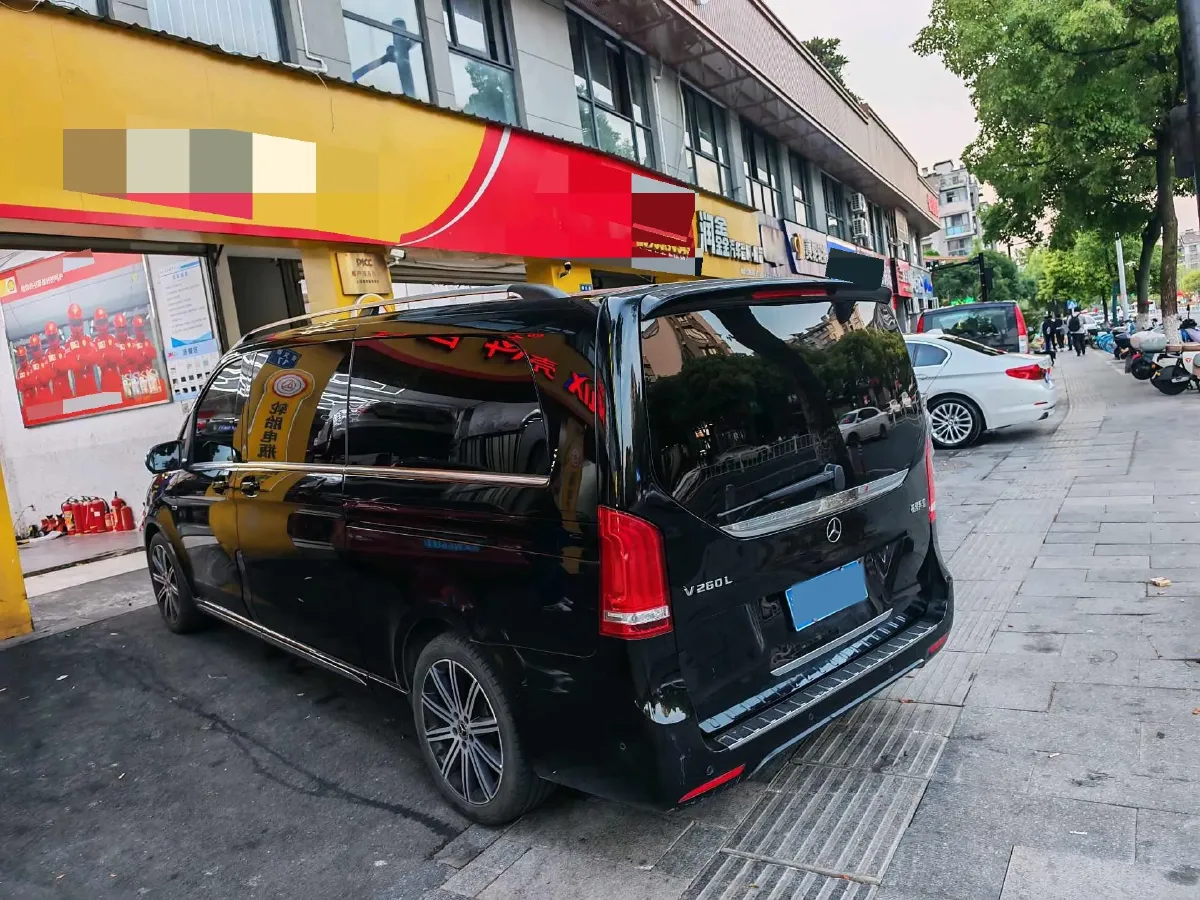 2022 Mercedes-Benz V Class 2.0T 211HP L4 9AT,autocango,china used car exporter,china ev exporter,chinese used car exporter,chinese used ev exporter