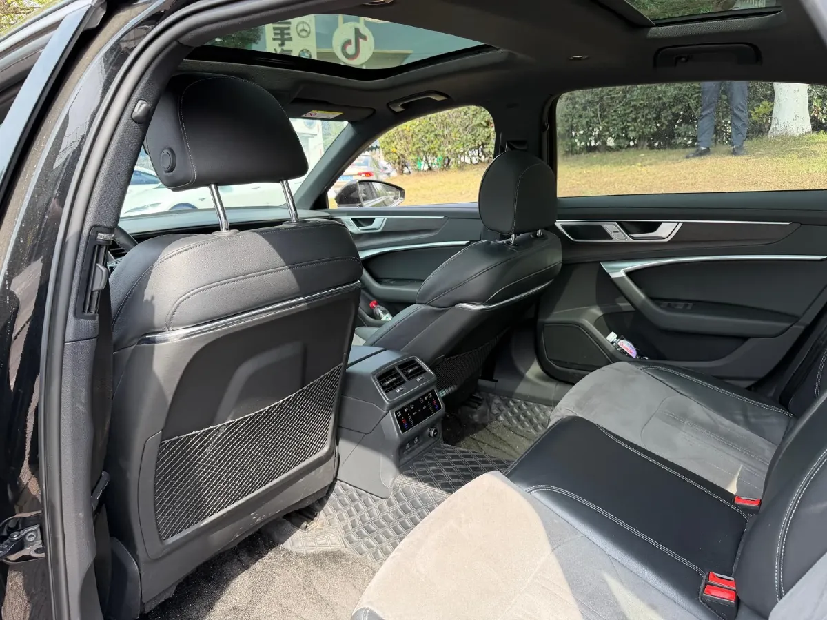 2023 Audi A6L 2.0T 245HP L4 7DCT,autocango,china used car exporter,china ev exporter,chinese used car exporter,chinese used ev exporter