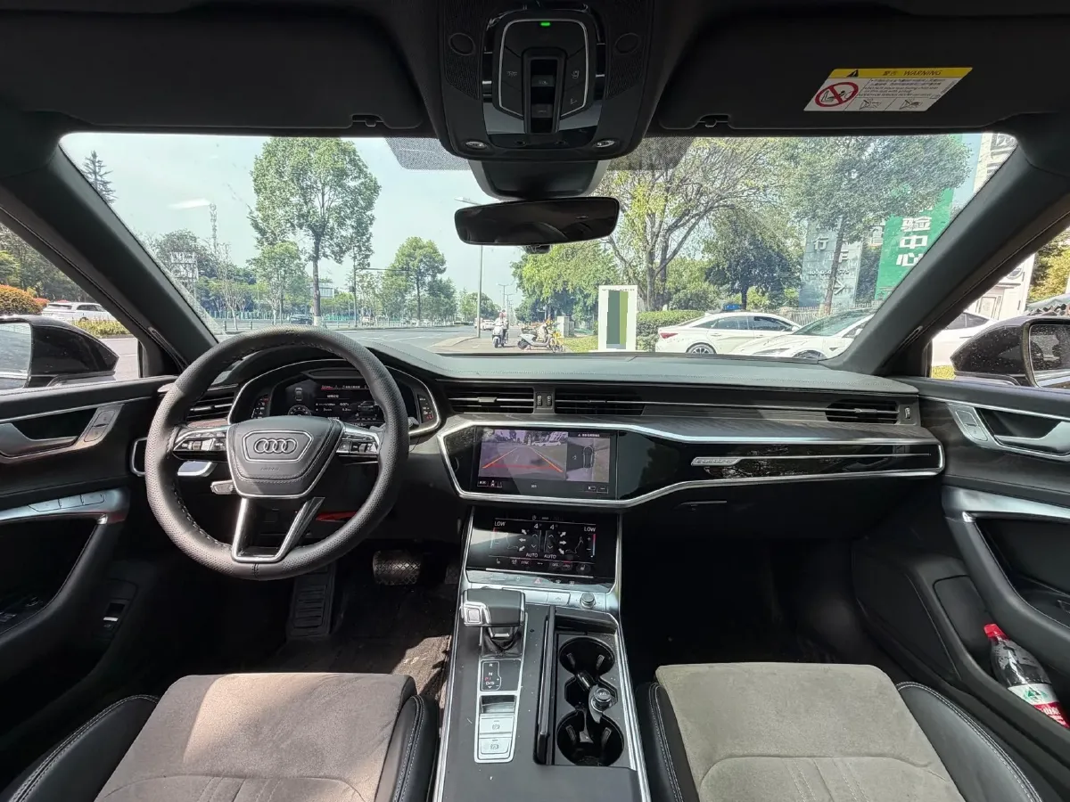 2023 Audi A6L 2.0T 245HP L4 7DCT,autocango,china used car exporter,china ev exporter,chinese used car exporter,chinese used ev exporter