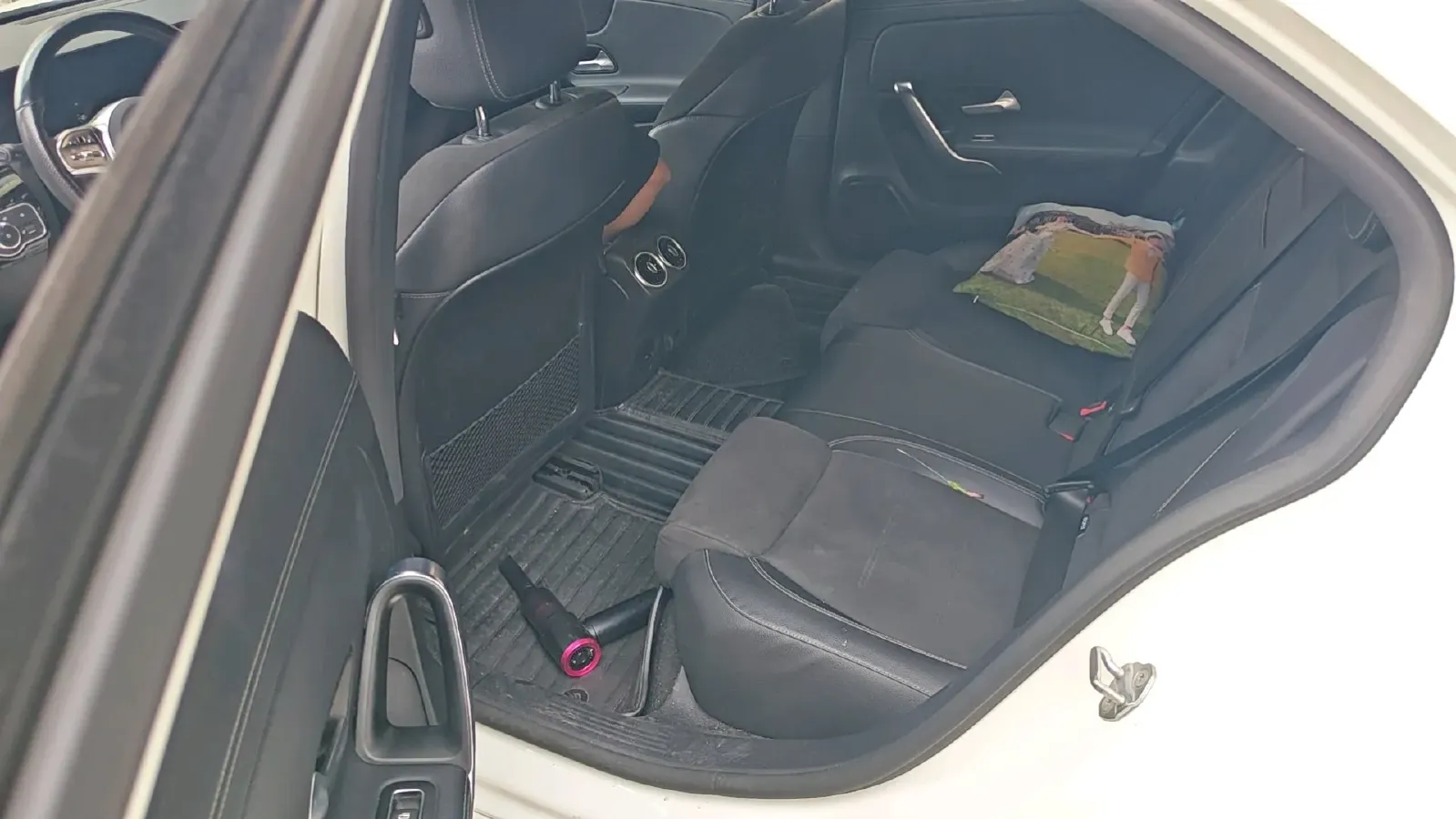 2021 Mercedes-Benz A Class 1.3T 163HP L4 7DCT,autocango,china used car exporter,china ev exporter,chinese used car exporter,chinese used ev exporter