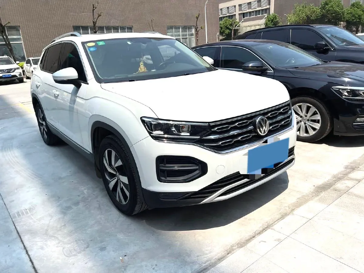 2019 Jeep Cherokee 2.0T 234HP L4 9AT,autocango,china used car exporter,china ev exporter,chinese used car exporter,chinese used ev exporter
