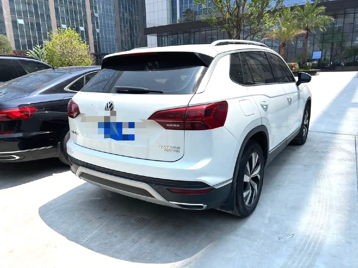 2019 Jeep Cherokee 2.0T 234HP L4 9AT,autocango,china used car exporter,china ev exporter,chinese used car exporter,chinese used ev exporter