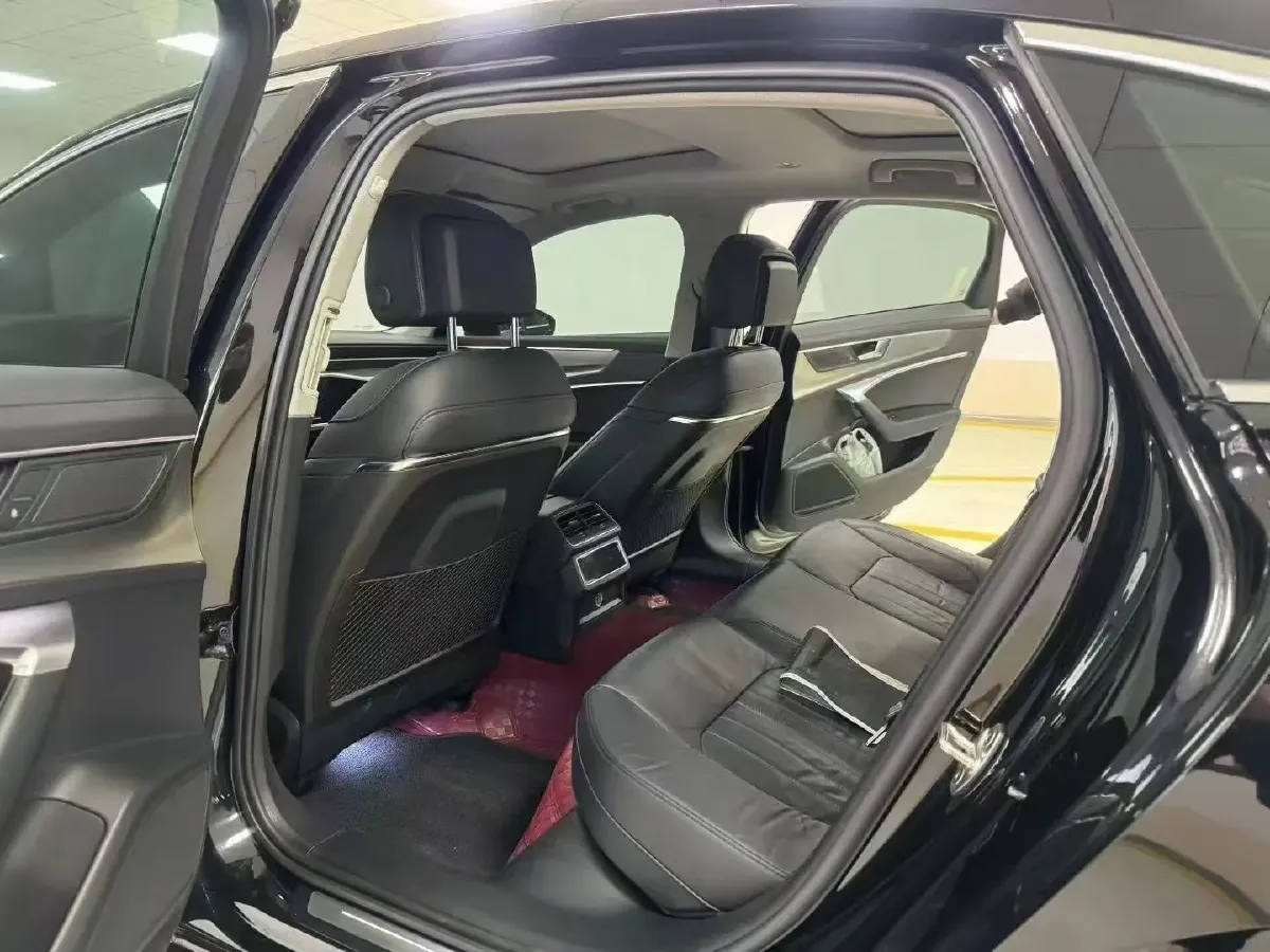 2021 Audi A6L 2.0T 224HP L4 7DCT,autocango,china used car exporter,china ev exporter,chinese used car exporter,chinese used ev exporter
