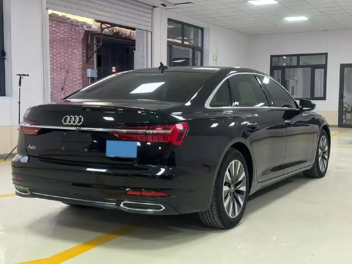 2021 Audi A6L 2.0T 224HP L4 7DCT,autocango,china used car exporter,china ev exporter,chinese used car exporter,chinese used ev exporter