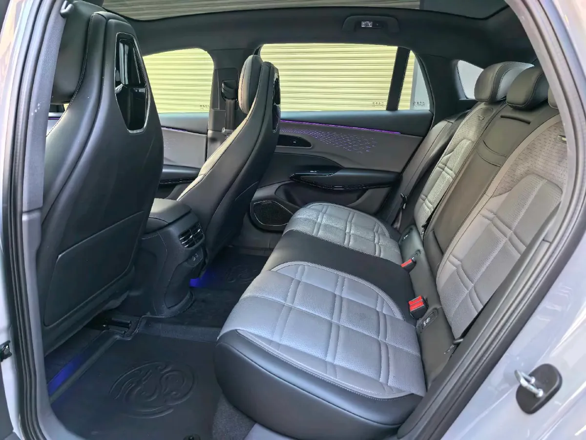 2024 HongQi EH7 BEV 111KWH,autocango,china used car exporter,china ev exporter,chinese used car exporter,chinese used ev exporter