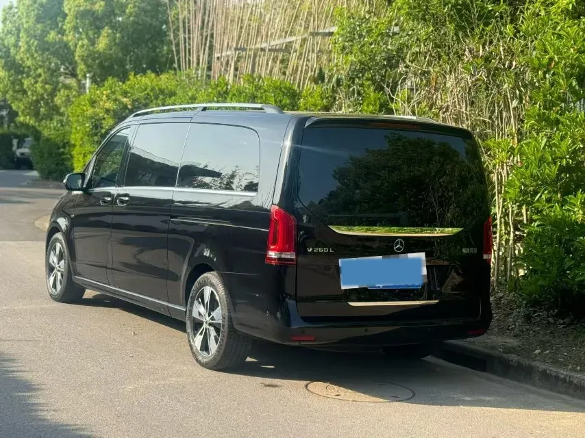 2022 Mercedes-Benz V Class 2.0T 211HP L4 9AT,autocango,china used car exporter,china ev exporter,chinese used car exporter,chinese used ev exporter