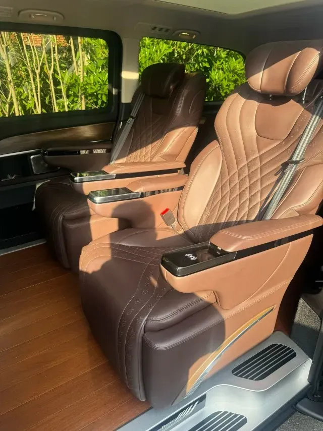 2022 Mercedes-Benz V Class 2.0T 211HP L4 9AT,autocango,china used car exporter,china ev exporter,chinese used car exporter,chinese used ev exporter