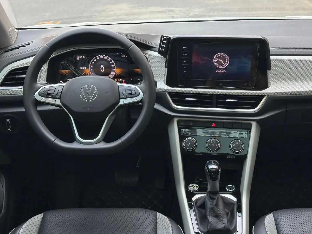 2023 Volkswagen T-Roc 1.4T 150HP L4 7DCT,autocango,china used car exporter,china ev exporter,chinese used car exporter,chinese used ev exporter