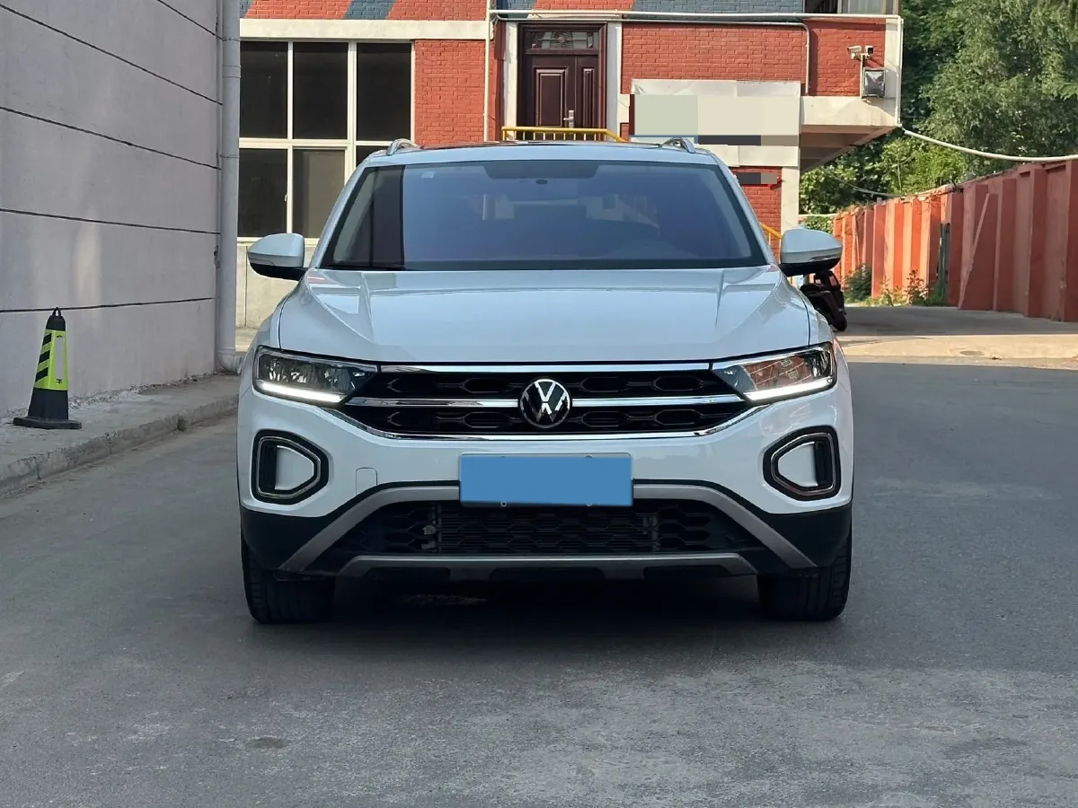2023 Volkswagen T-Roc 1.4T 150HP L4 7DCT,autocango,china used car exporter,china ev exporter,chinese used car exporter,chinese used ev exporter