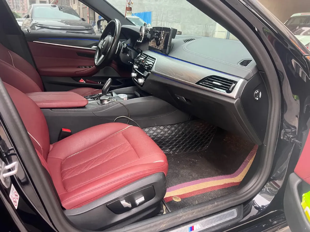 2022 BMW 5 Series 2.0T 252HP L4 8AT,autocango,china used car exporter,china ev exporter,chinese used car exporter,chinese used ev exporter