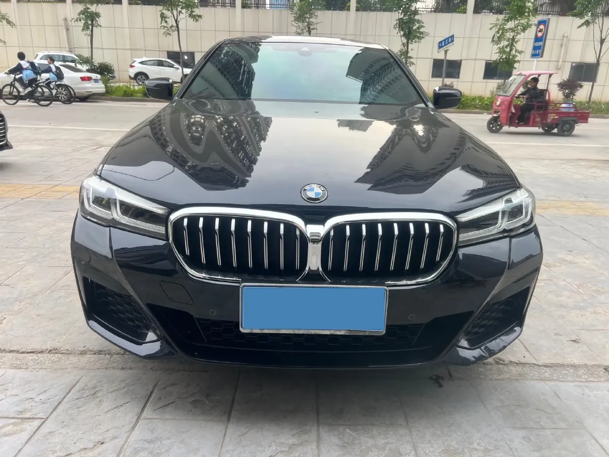 2022 BMW 5 Series 2.0T 252HP L4 8AT,autocango,china used car exporter,china ev exporter,chinese used car exporter,chinese used ev exporter
