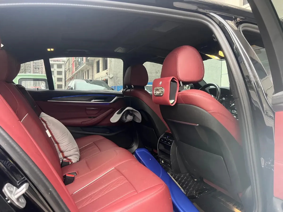 2022 BMW 5 Series 2.0T 252HP L4 8AT,autocango,china used car exporter,china ev exporter,chinese used car exporter,chinese used ev exporter