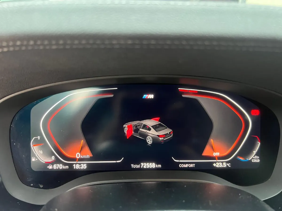 2022 BMW 5 Series 2.0T 252HP L4 8AT,autocango,china used car exporter,china ev exporter,chinese used car exporter,chinese used ev exporter