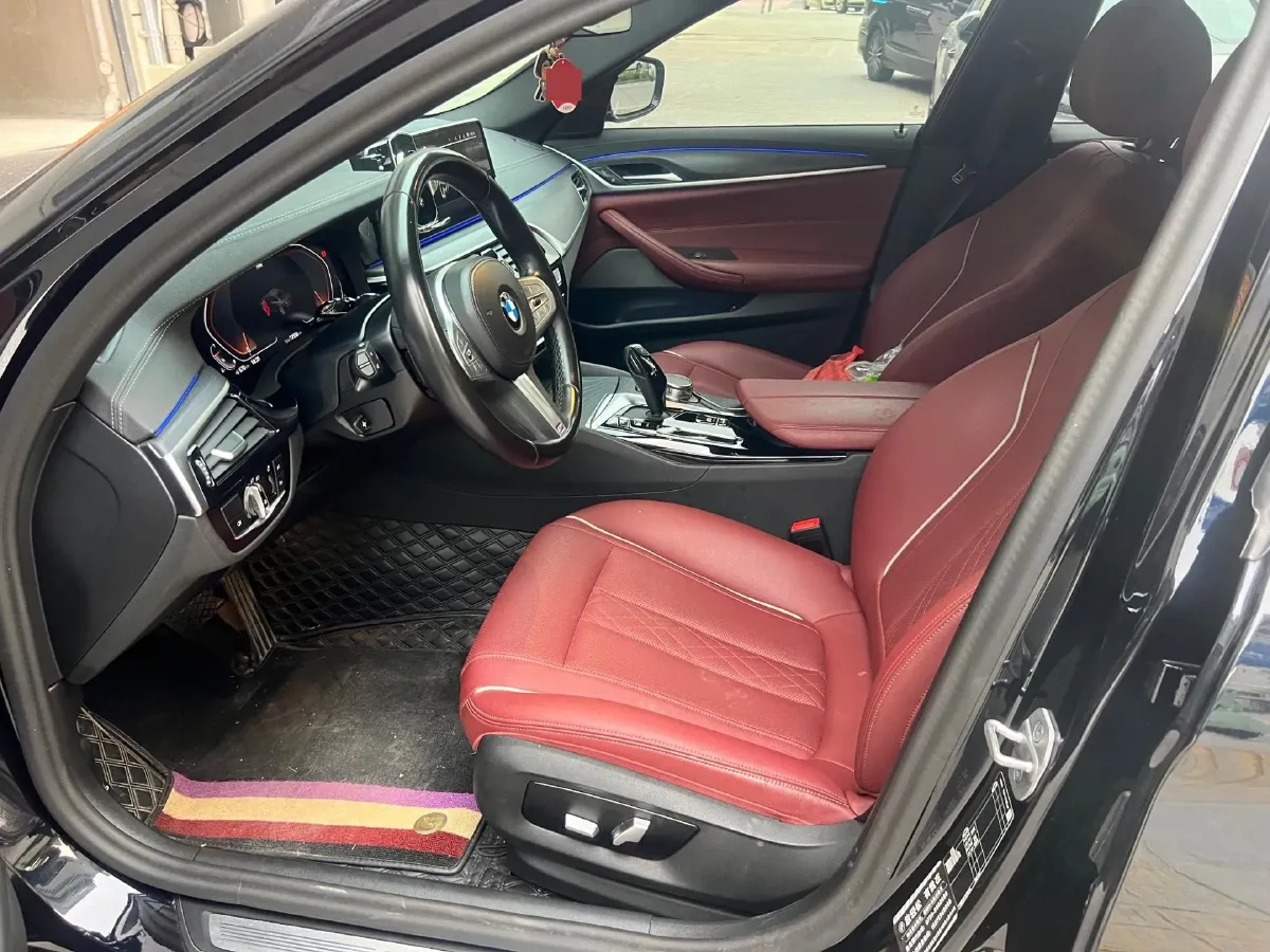 2022 BMW 5 Series 2.0T 252HP L4 8AT,autocango,china used car exporter,china ev exporter,chinese used car exporter,chinese used ev exporter
