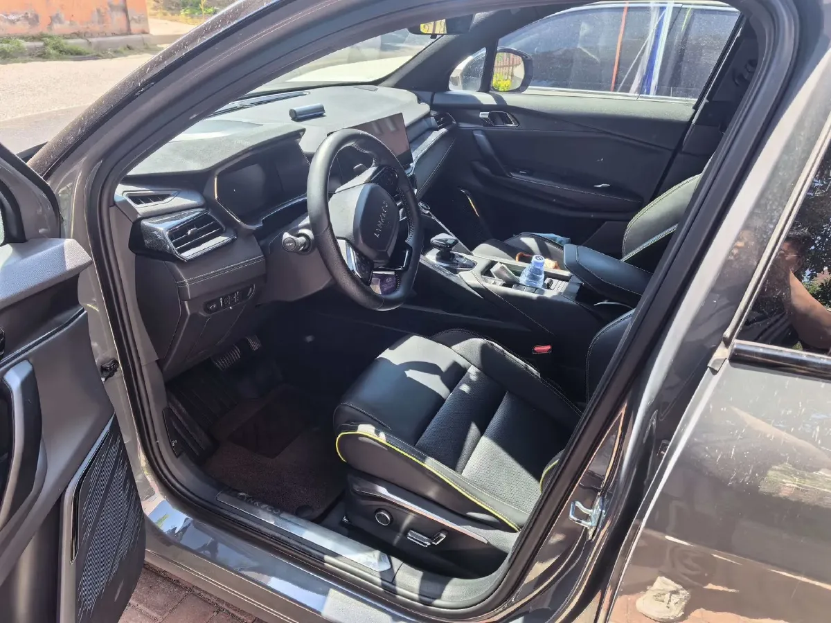 2023 LYNK&CO 06 1.5T 181HP L4 7DCT,autocango,china used car exporter,china ev exporter,chinese used car exporter,chinese used ev exporter
