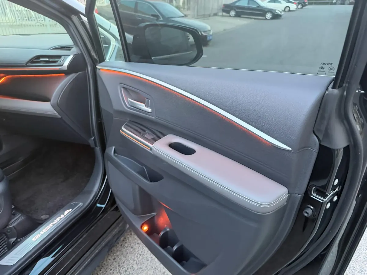 2024 Toyota Sienna 2.5L 189HP L4 E-CVT Hybrid,autocango,china used car exporter,china ev exporter,chinese used car exporter,chinese used ev exporter