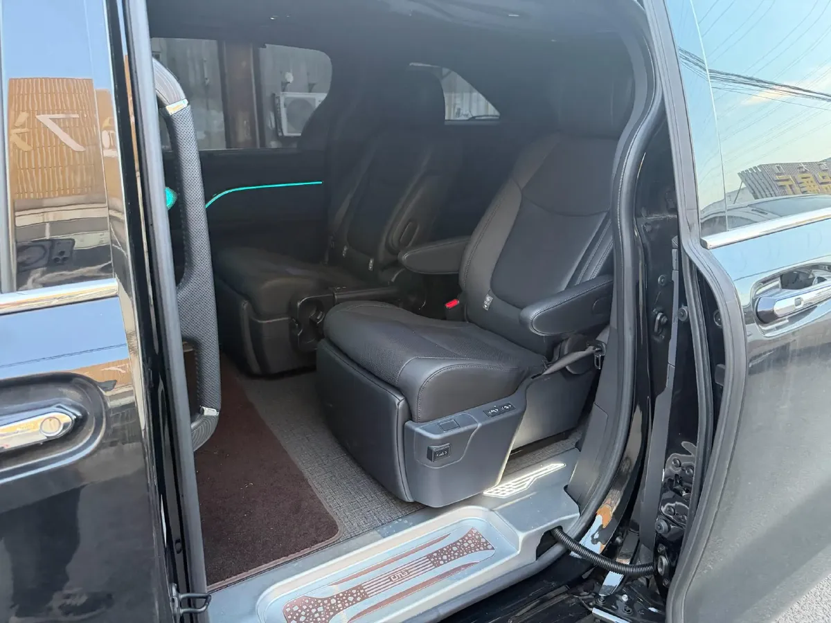 2024 Toyota Sienna 2.5L 189HP L4 E-CVT Hybrid,autocango,china used car exporter,china ev exporter,chinese used car exporter,chinese used ev exporter
