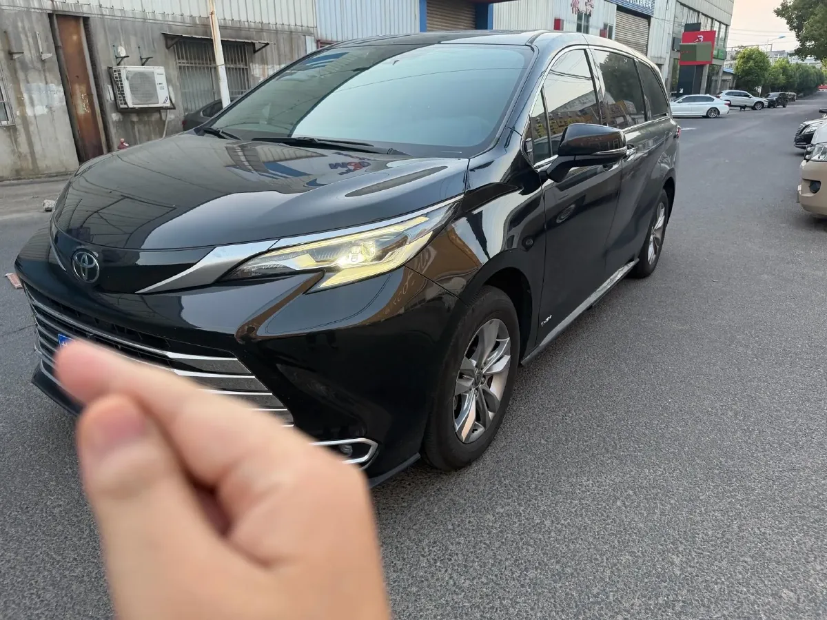 2024 Toyota Sienna 2.5L 189HP L4 E-CVT Hybrid,autocango,china used car exporter,china ev exporter,chinese used car exporter,chinese used ev exporter
