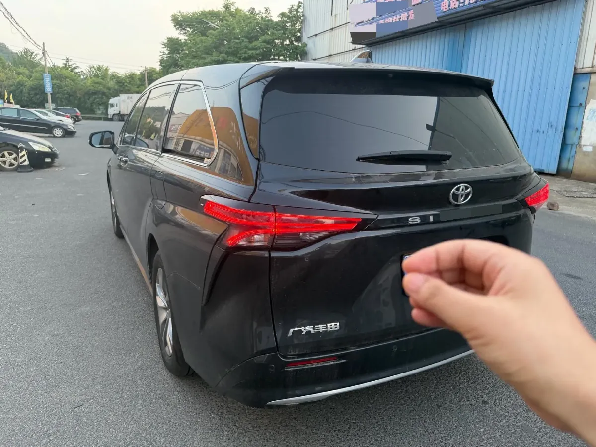 2024 Toyota Sienna 2.5L 189HP L4 E-CVT Hybrid,autocango,china used car exporter,china ev exporter,chinese used car exporter,chinese used ev exporter