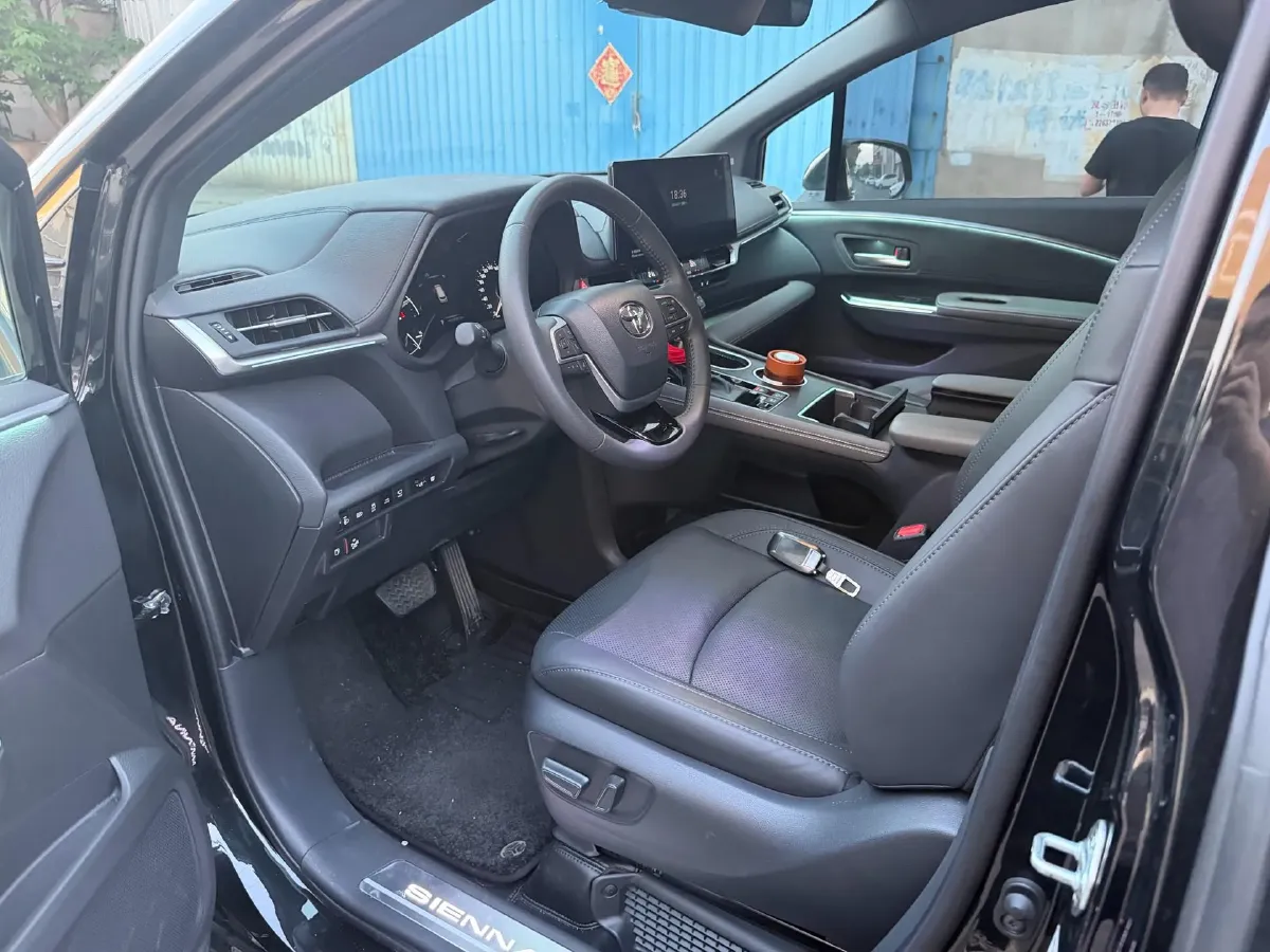 2024 Toyota Sienna 2.5L 189HP L4 E-CVT Hybrid,autocango,china used car exporter,china ev exporter,chinese used car exporter,chinese used ev exporter
