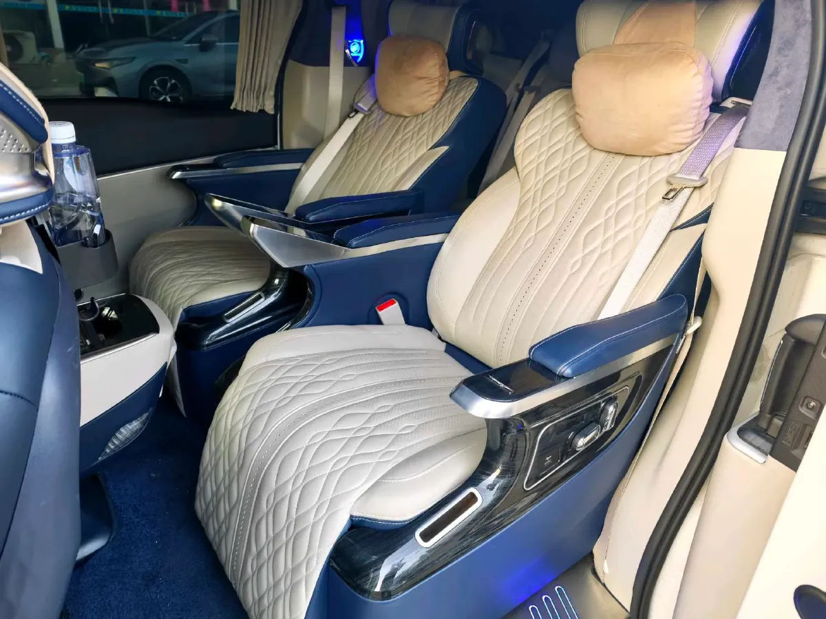 2021 Buick GL8 2.0T 237HP L4 9AT,autocango,china used car exporter,china ev exporter,chinese used car exporter,chinese used ev exporter