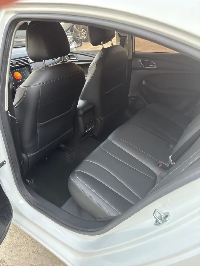 2019 Roewe i5 1.5L 120HP L4 CVT,autocango,china used car exporter,china ev exporter,chinese used car exporter,chinese used ev exporter