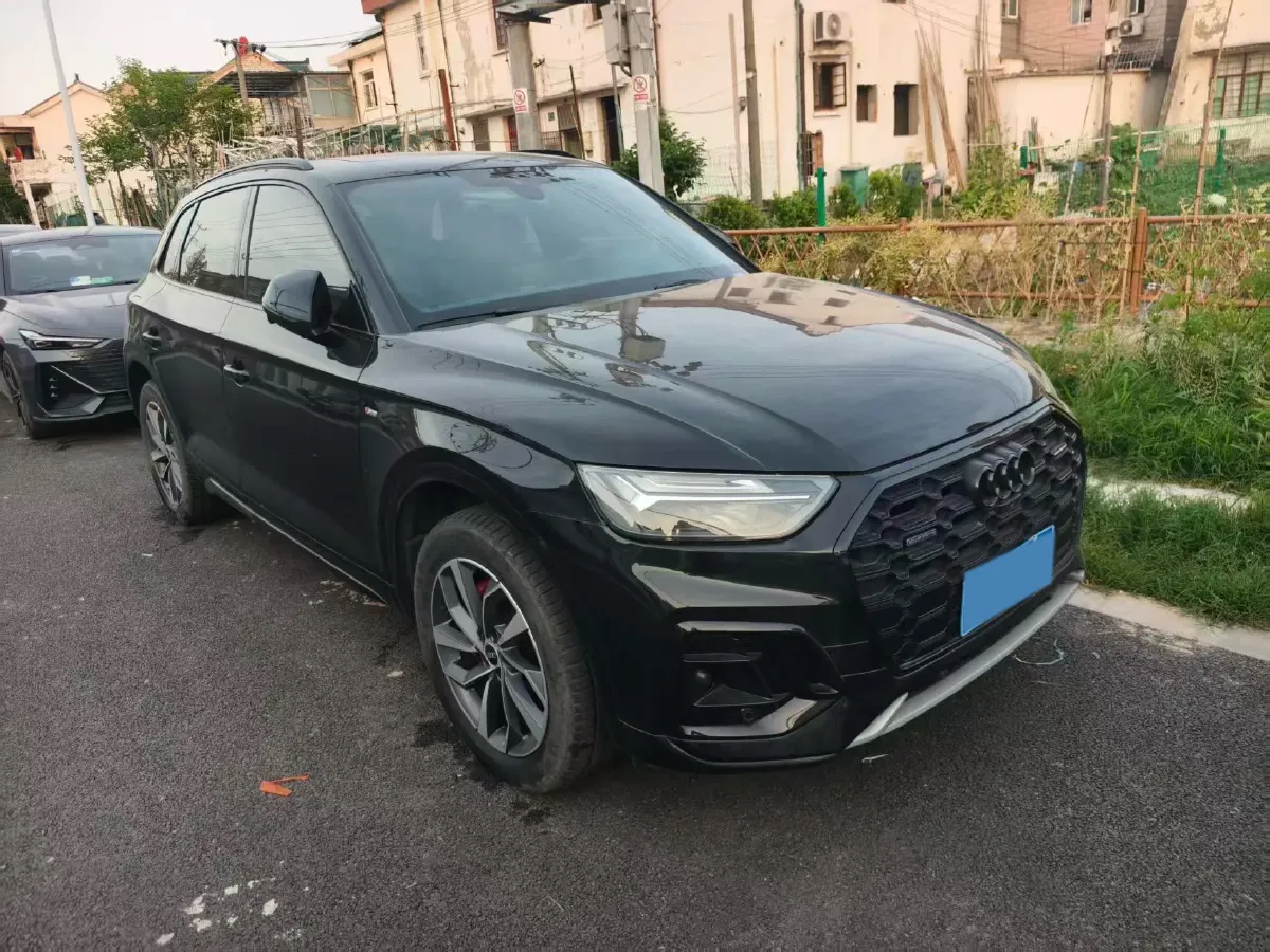 2023 Audi Q5L 2.0T 190HP L4 7DCT,autocango,china used car exporter,china ev exporter,chinese used car exporter,chinese used ev exporter