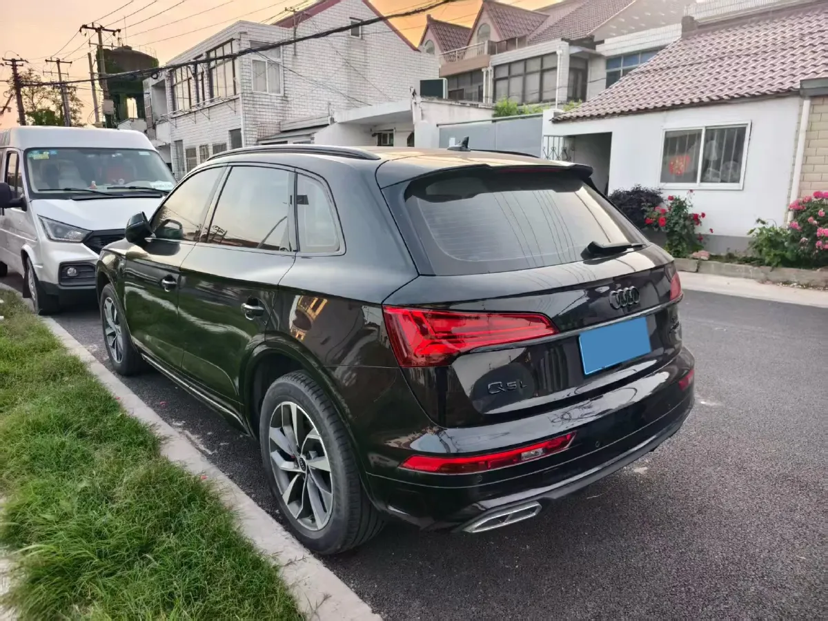 2023 Audi Q5L 2.0T 190HP L4 7DCT,autocango,china used car exporter,china ev exporter,chinese used car exporter,chinese used ev exporter