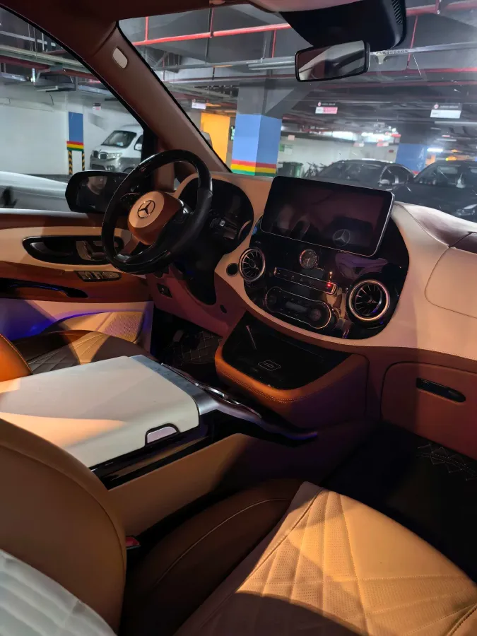 2023 Mercedes-Benz Vito 2.0T 211HP L4 9AT,autocango,china used car exporter,china ev exporter,chinese used car exporter,chinese used ev exporter