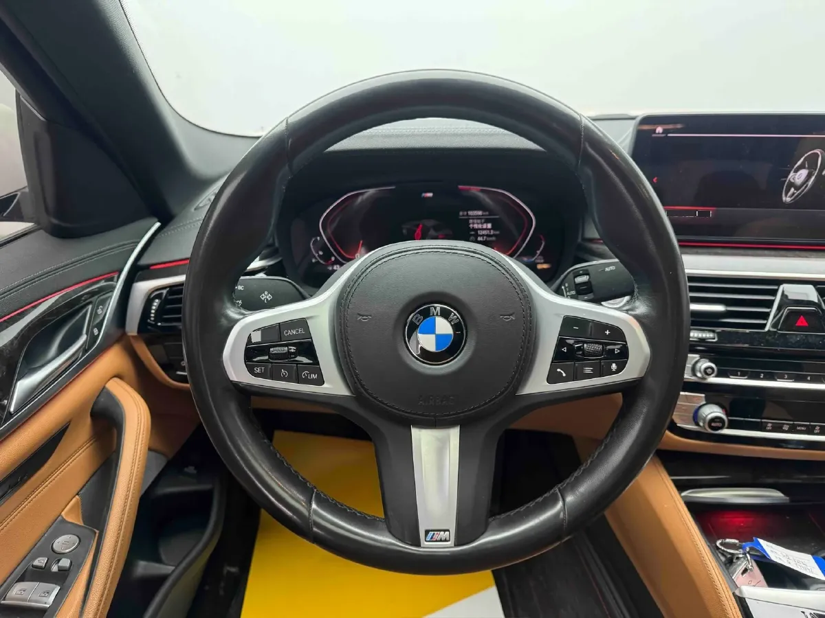2021 BMW 5 Series 2.0T 184HP L4 8AT,autocango,china used car exporter,china ev exporter,chinese used car exporter,chinese used ev exporter