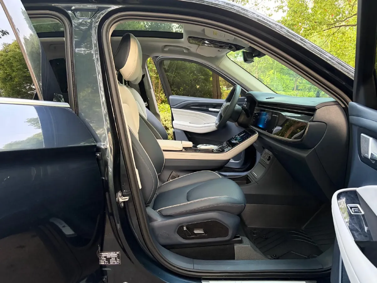 2022 ARCFOX αT BEV 65.6KWH,autocango,china used car exporter,china ev exporter,chinese used car exporter,chinese used ev exporter