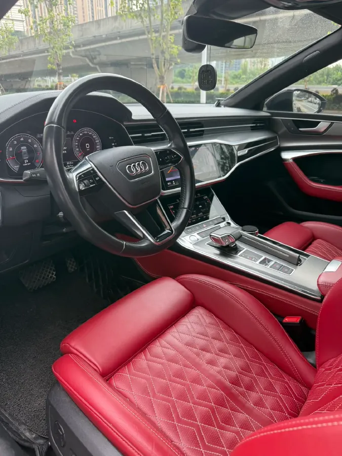 2020 Audi A7 2.0T 245HP L4 7DCT,autocango,china used car exporter,china ev exporter,chinese used car exporter,chinese used ev exporter