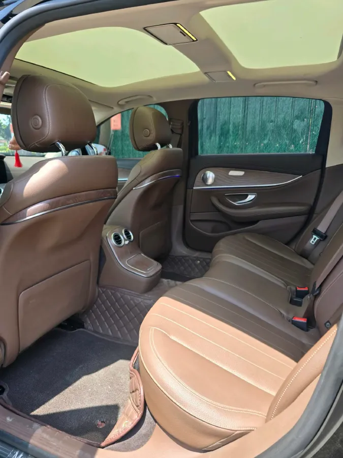 2022 Mercedes-Benz E Class 2.0T 197HP L4 9AT,autocango,china used car exporter,china ev exporter,chinese used car exporter,chinese used ev exporter