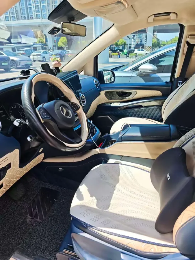 2021 Mercedes-Benz V Class 2.0T 211HP L4 9AT,autocango,china used car exporter,china ev exporter,chinese used car exporter,chinese used ev exporter