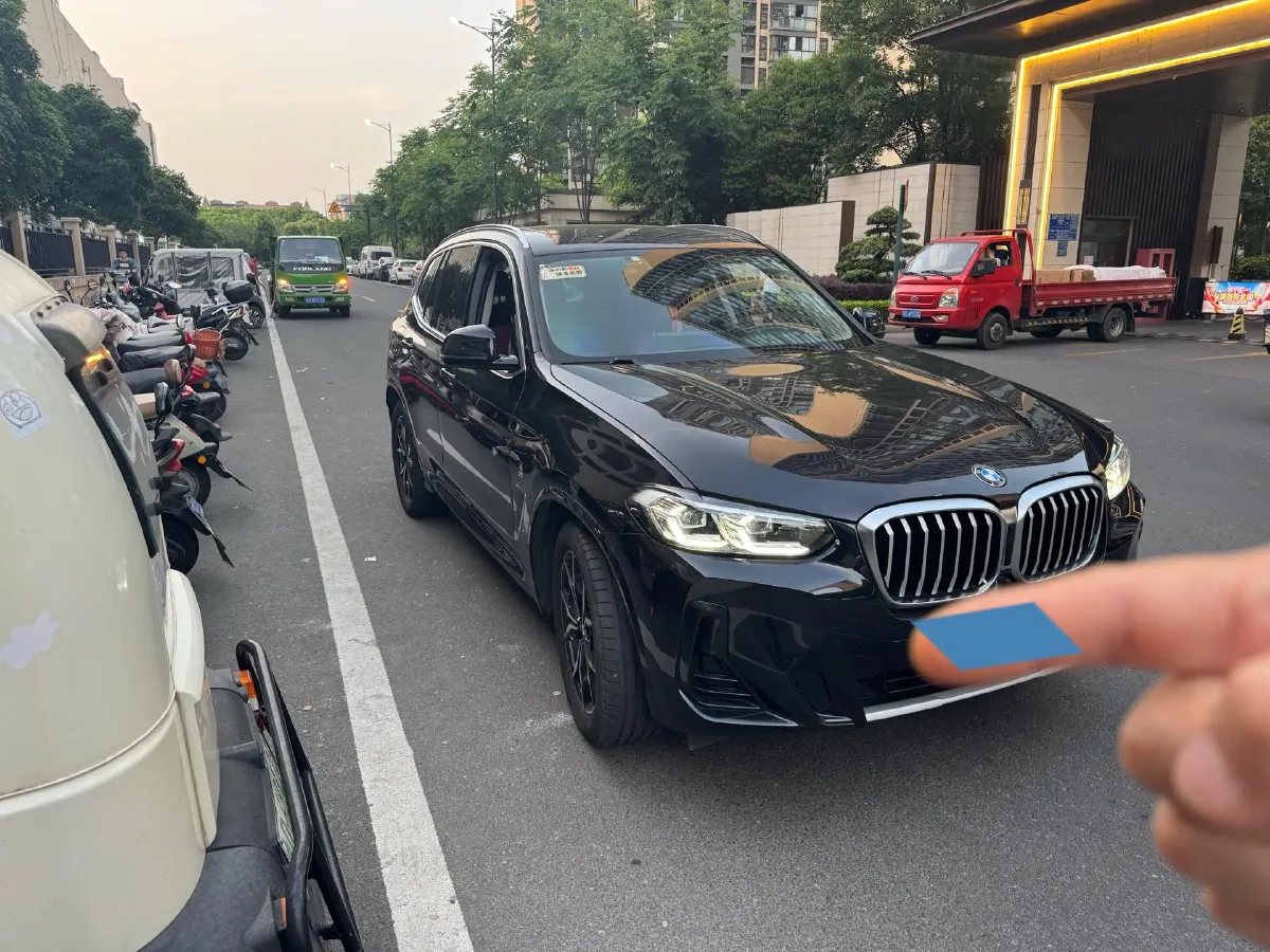 2022 BMW X3 2.0T 184HP L4 8AT,autocango,china used car exporter,china ev exporter,chinese used car exporter,chinese used ev exporter