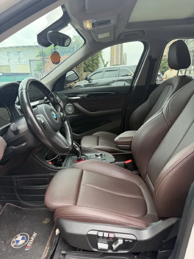 2022 BMW X1 2.0T 192HP L4 7DCT,autocango,china used car exporter,china ev exporter,chinese used car exporter,chinese used ev exporter