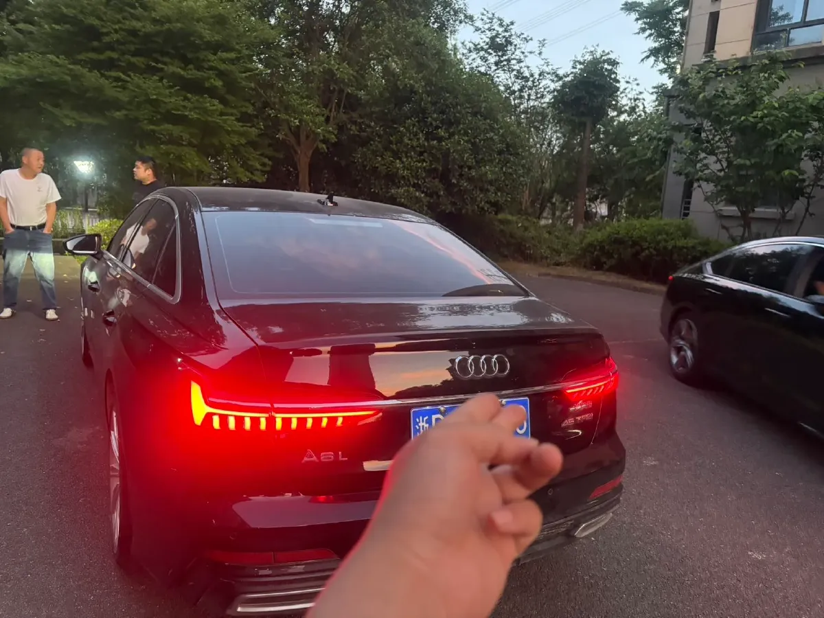 2021 Audi A6L 2.0T 224HP L4 7DCT,autocango,china used car exporter,china ev exporter,chinese used car exporter,chinese used ev exporter