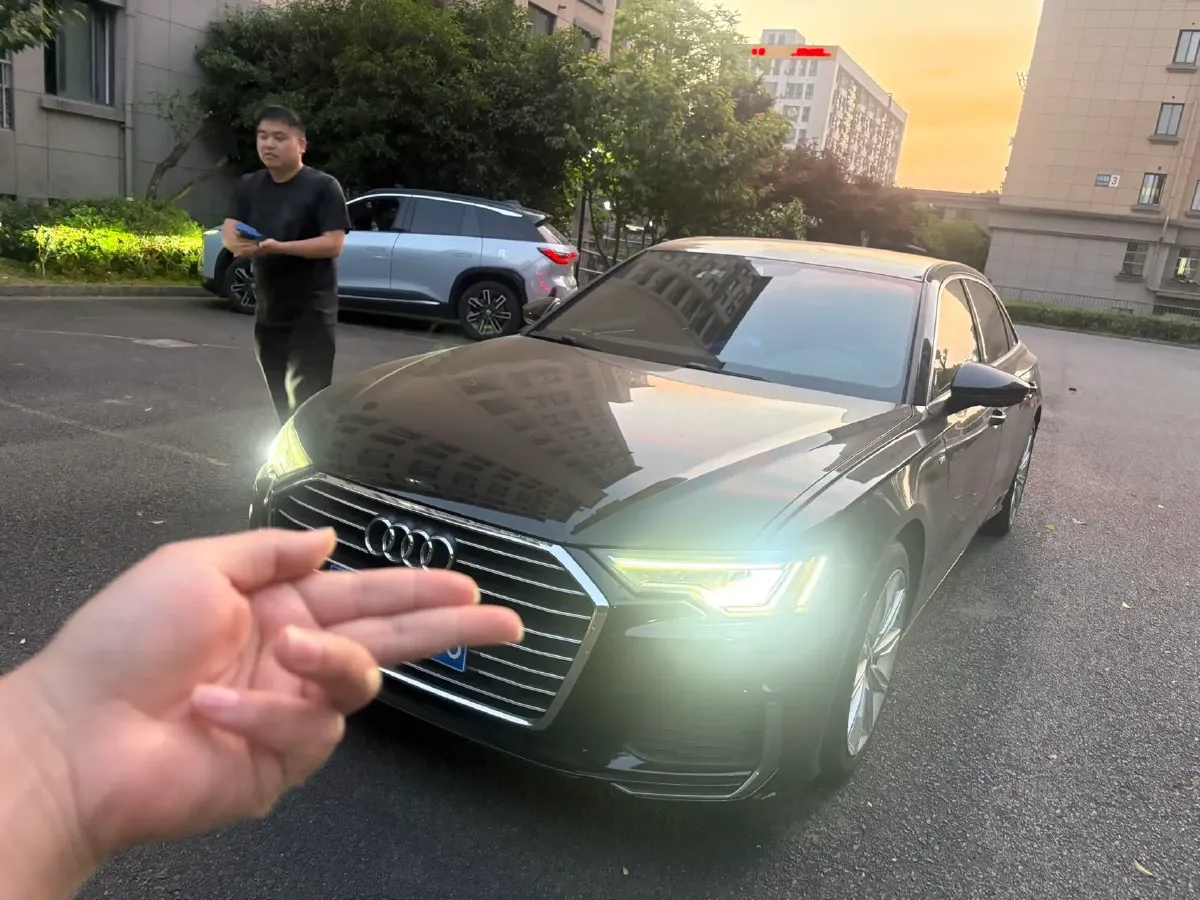 2021 Audi A6L 2.0T 224HP L4 7DCT,autocango,china used car exporter,china ev exporter,chinese used car exporter,chinese used ev exporter