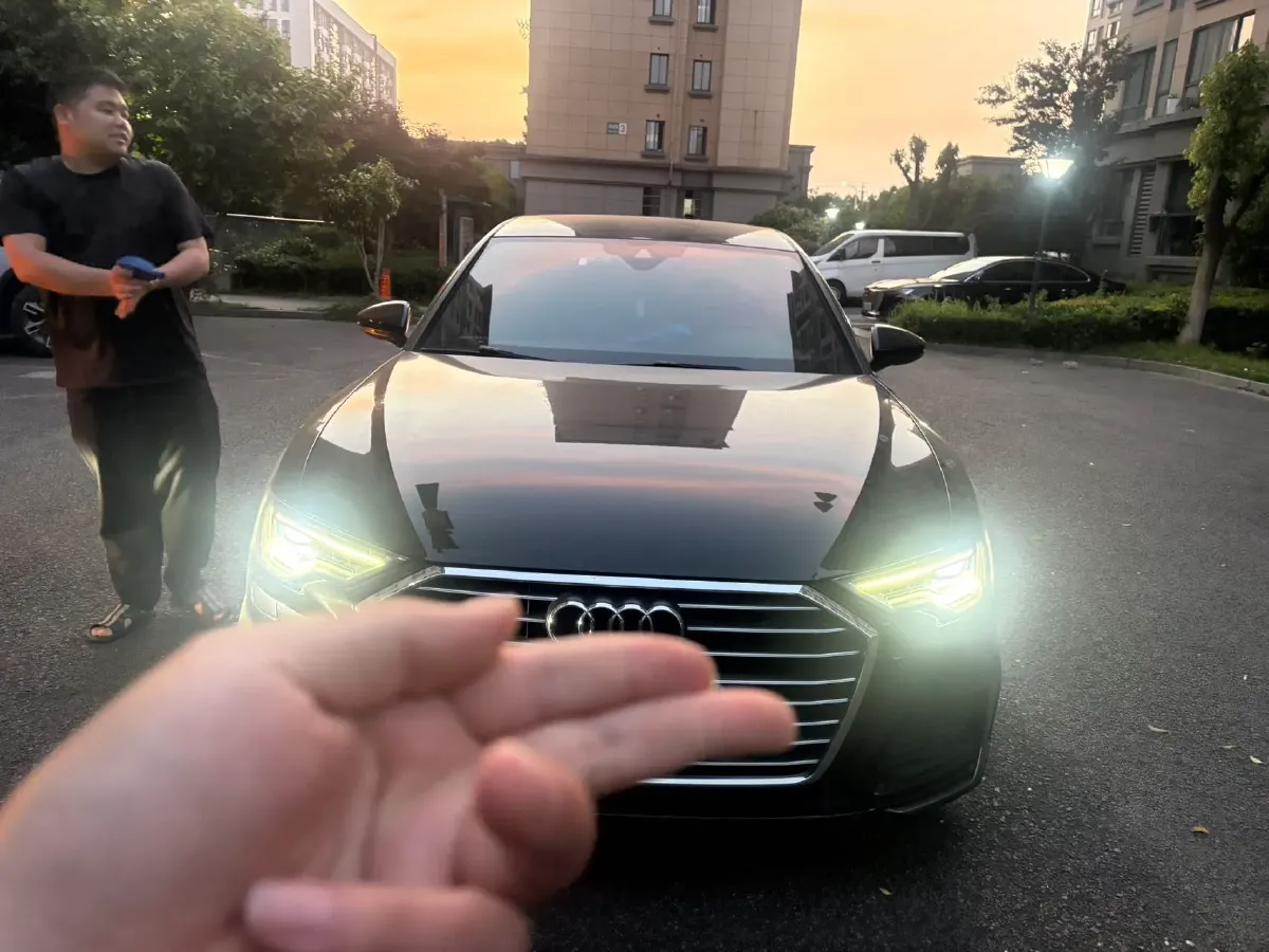 2021 Audi A6L 2.0T 224HP L4 7DCT,autocango,china used car exporter,china ev exporter,chinese used car exporter,chinese used ev exporter