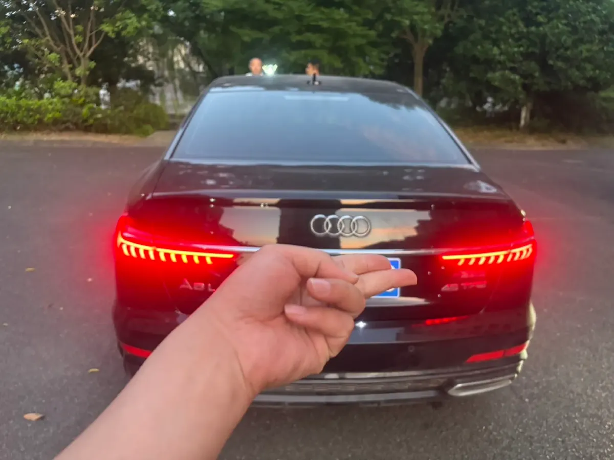 2021 Audi A6L 2.0T 224HP L4 7DCT,autocango,china used car exporter,china ev exporter,chinese used car exporter,chinese used ev exporter