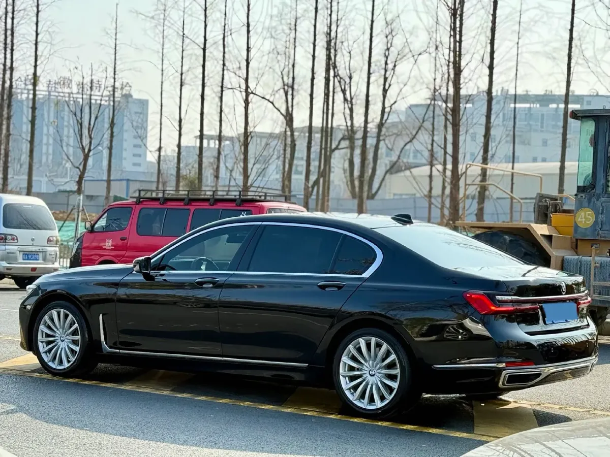 2021 BMW 7 Series 2.0T 265HP L4 8AT,autocango,china used car exporter,china ev exporter,chinese used car exporter,chinese used ev exporter