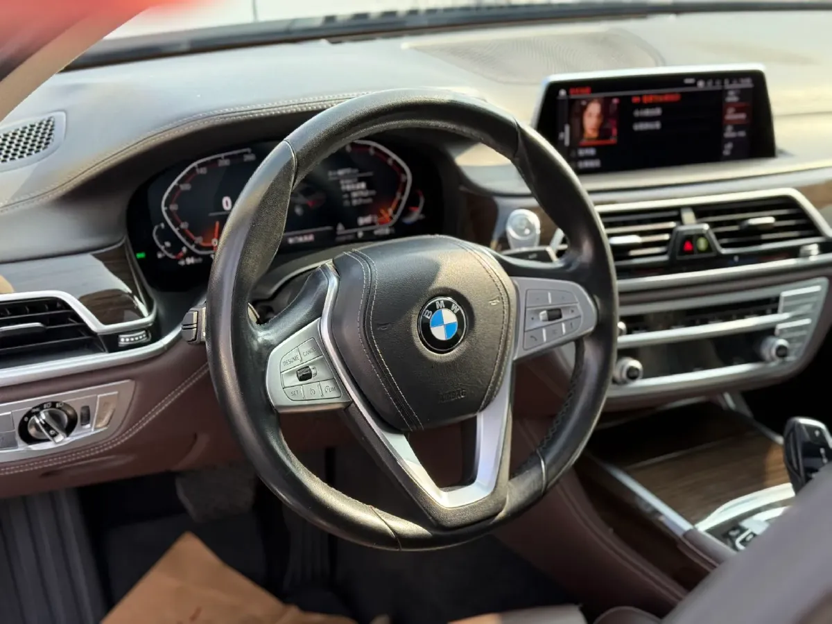 2021 BMW 7 Series 2.0T 265HP L4 8AT,autocango,china used car exporter,china ev exporter,chinese used car exporter,chinese used ev exporter