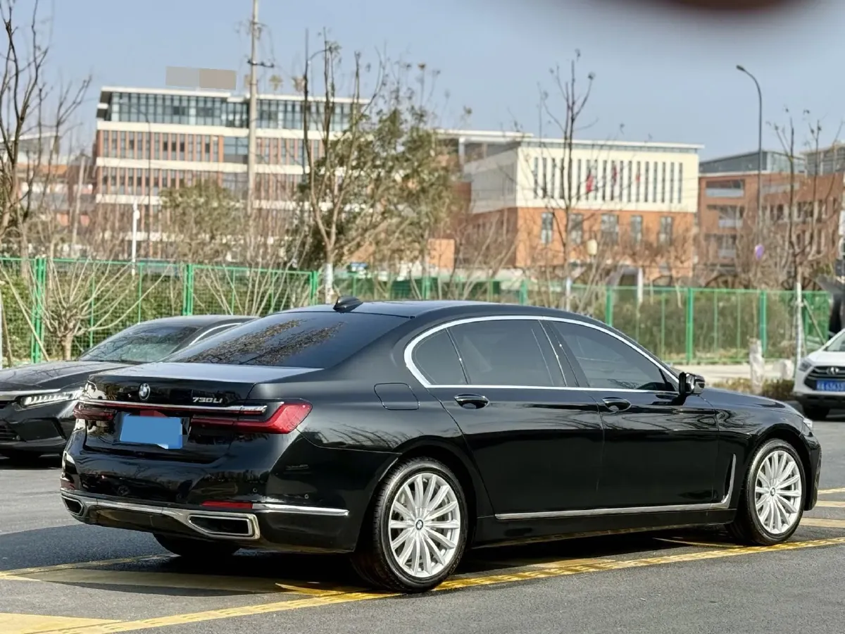 2021 BMW 7 Series 2.0T 265HP L4 8AT,autocango,china used car exporter,china ev exporter,chinese used car exporter,chinese used ev exporter