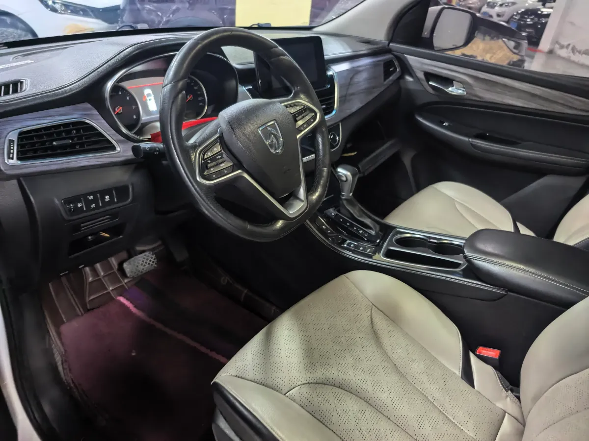 2017 BaoJun 730 1.5T 150HP L4 6DCT,autocango,china used car exporter,china ev exporter,chinese used car exporter,chinese used ev exporter