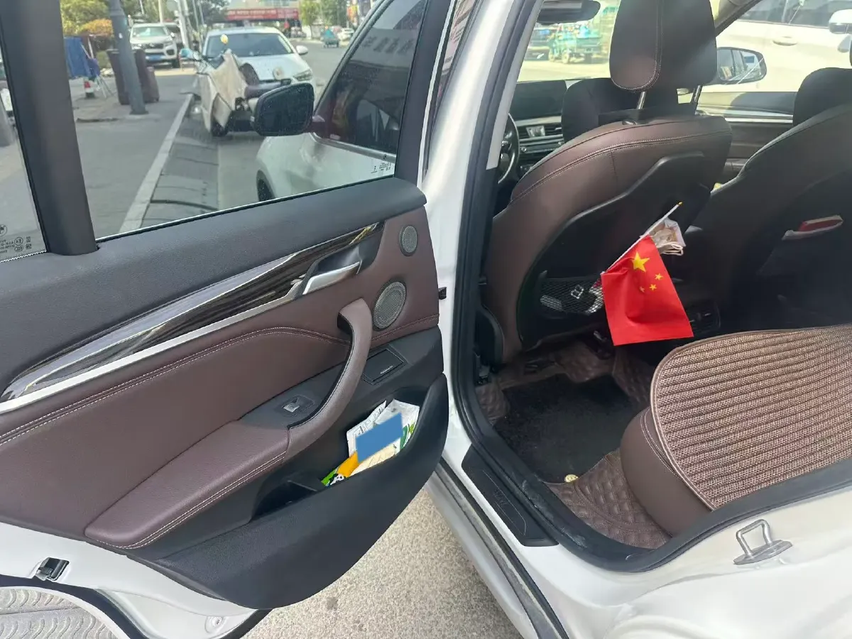 2022 BMW X1 2.0T 192HP L4 8AT,autocango,china used car exporter,china ev exporter,chinese used car exporter,chinese used ev exporter