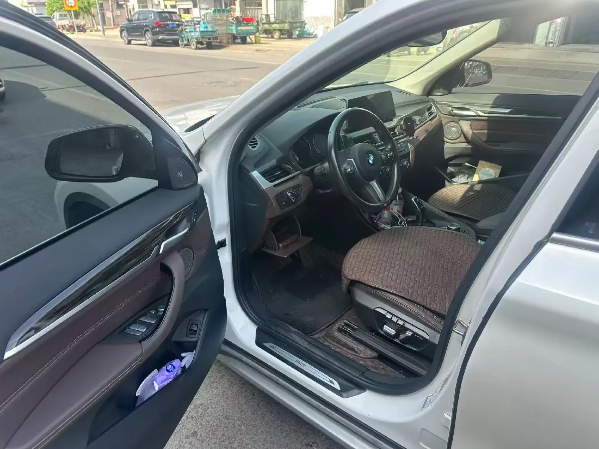 2022 BMW X1 2.0T 192HP L4 8AT,autocango,china used car exporter,china ev exporter,chinese used car exporter,chinese used ev exporter