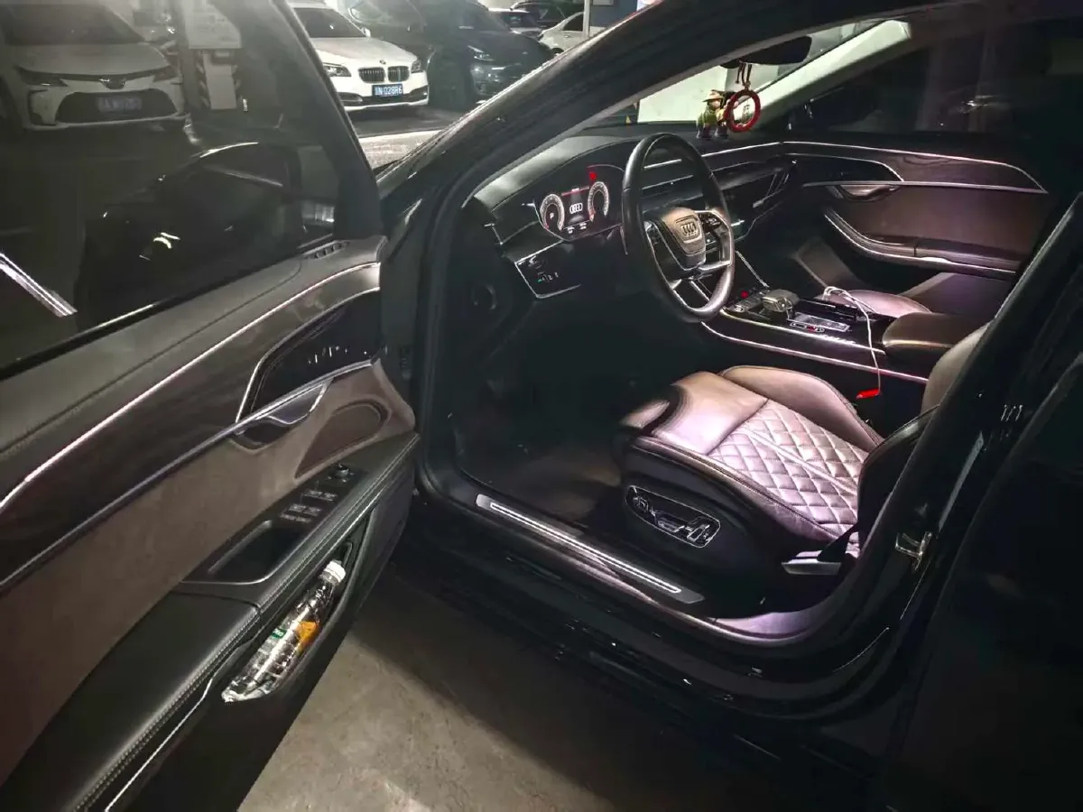 2023 Audi A8 3.0T 286HP V6 8AT,autocango,china used car exporter,china ev exporter,chinese used car exporter,chinese used ev exporter