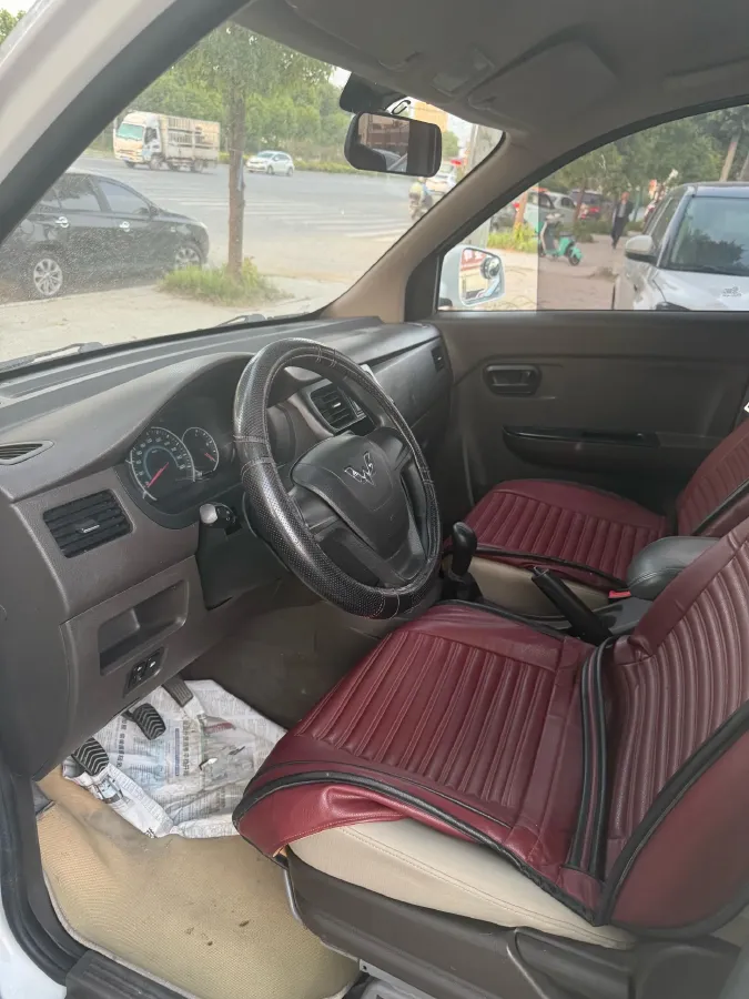 2016 BaoJun 310 1.2L 82HP L4 5MT,autocango,china used car exporter,china ev exporter,chinese used car exporter,chinese used ev exporter