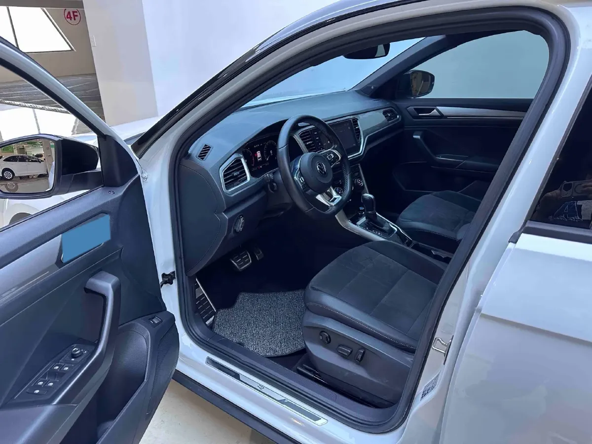 2022 Volkswagen T-Roc 1.4T 150HP L4 7DCT,autocango,china used car exporter,china ev exporter,chinese used car exporter,chinese used ev exporter
